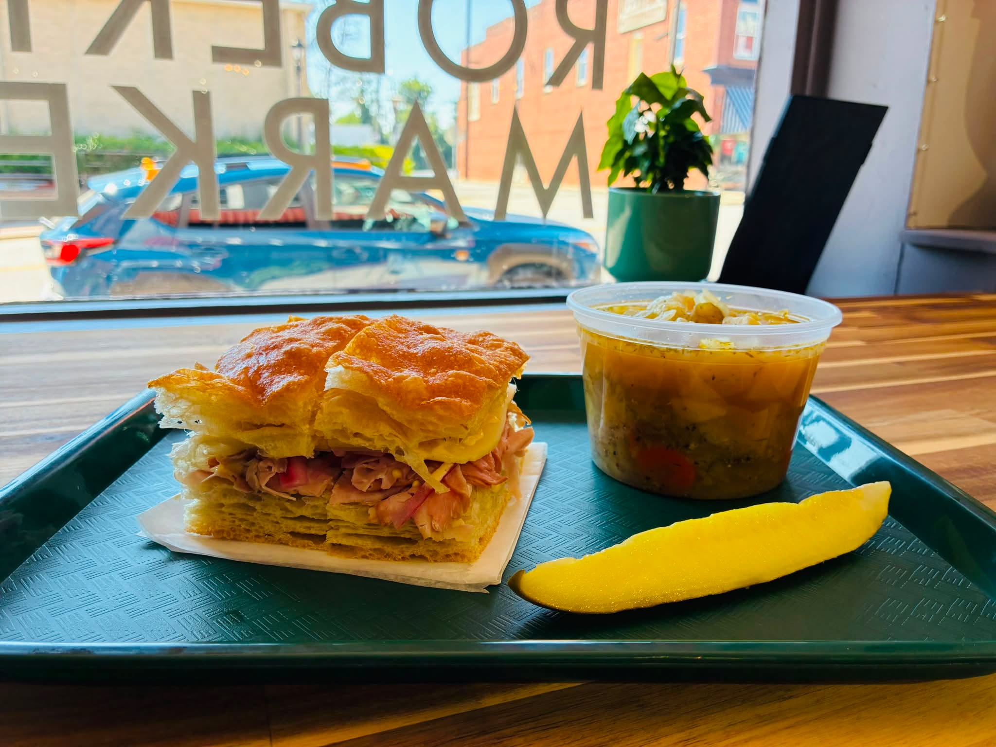 Pull on up to •RM• and enjoy a bowl of Polish Cabbage Soup, paired with one of our signature ham sandwiches! Fall is in the air!🍁